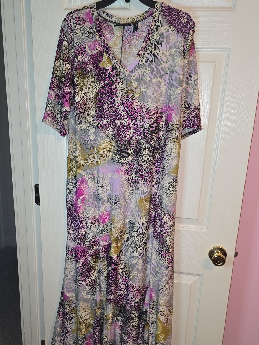 Attitudes by Renee Pink‎ Cream Floral Print Top with Black Trim
